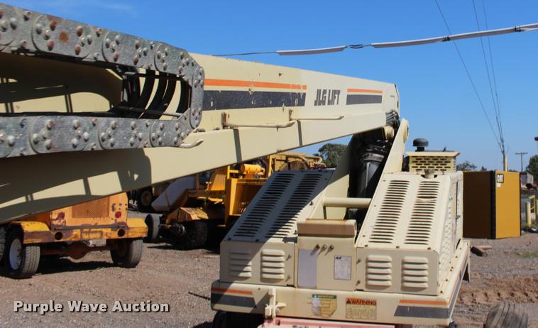 image for item DB0001 1999 JLG 40H boom lift