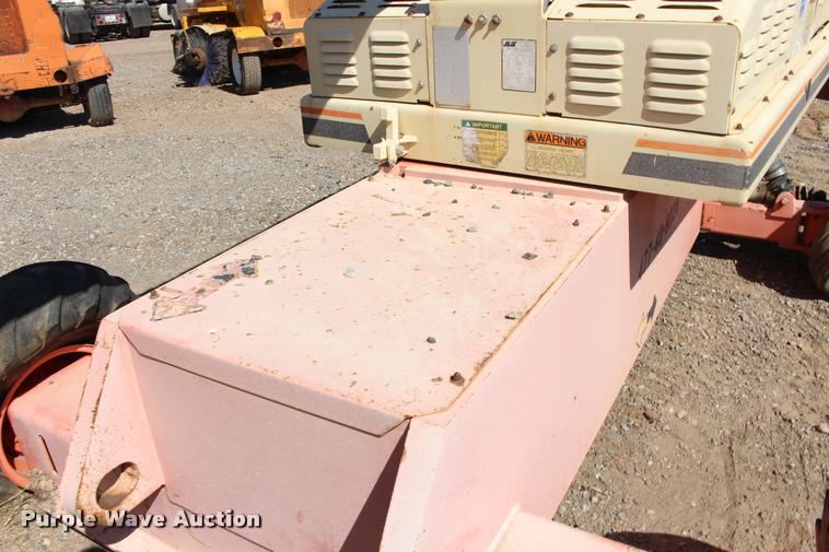 image for item DB0001 1999 JLG 40H boom lift