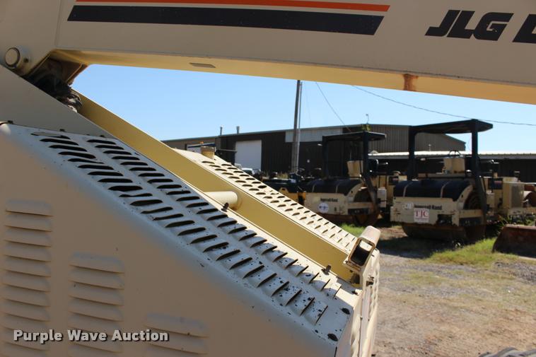image for item DB0001 1999 JLG 40H boom lift