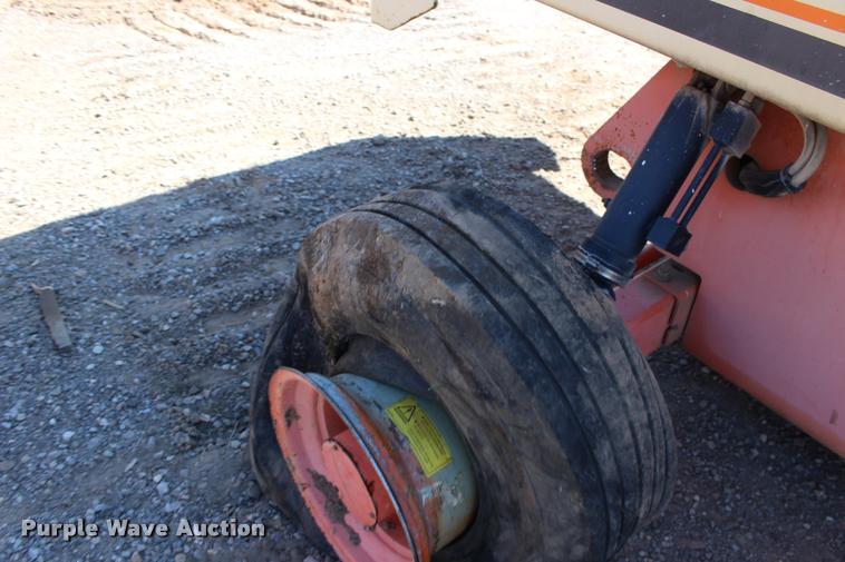 image for item DB0001 1999 JLG 40H boom lift