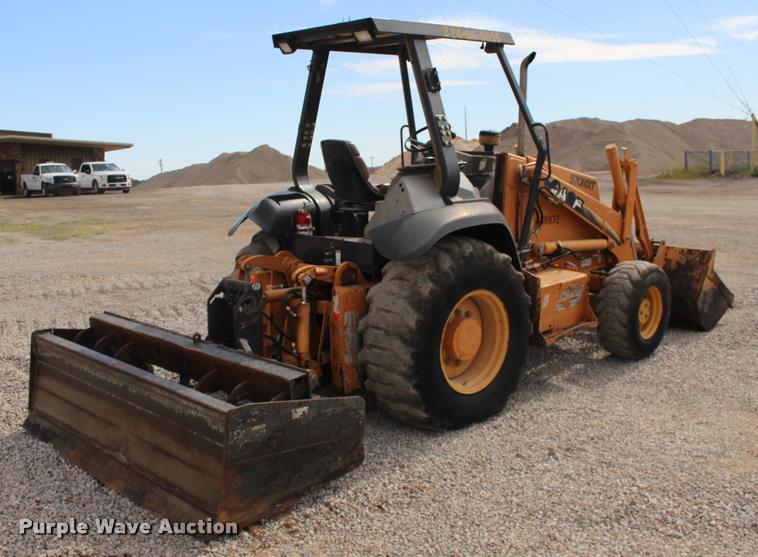 image for item DB0002 2005 Case 570M XT landscape tractor