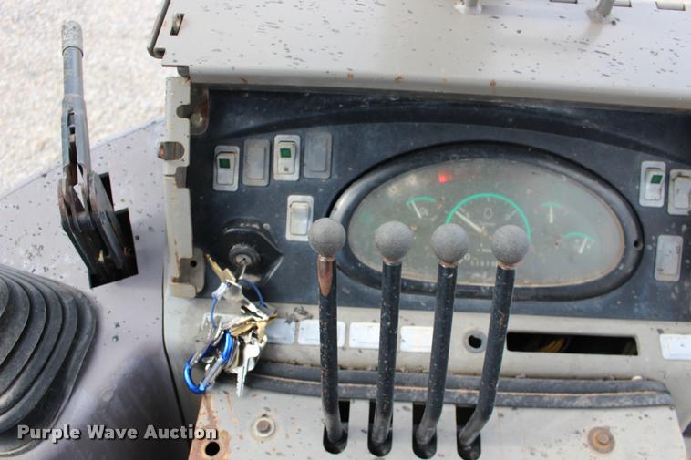 image for item DB0002 2005 Case 570M XT landscape tractor