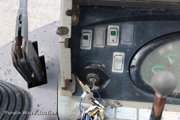 image for item DB0002 2005 Case 570M XT landscape tractor