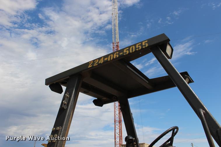 image for item DB0002 2005 Case 570M XT landscape tractor