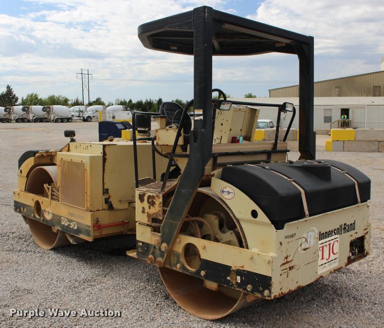 image for item DB0005 2005 Ingersoll Rand DD90 double drum vibratory roller