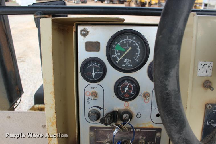 image for item DB0005 2005 Ingersoll Rand DD90 double drum vibratory roller