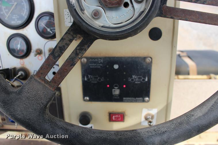 image for item DB0005 2005 Ingersoll Rand DD90 double drum vibratory roller