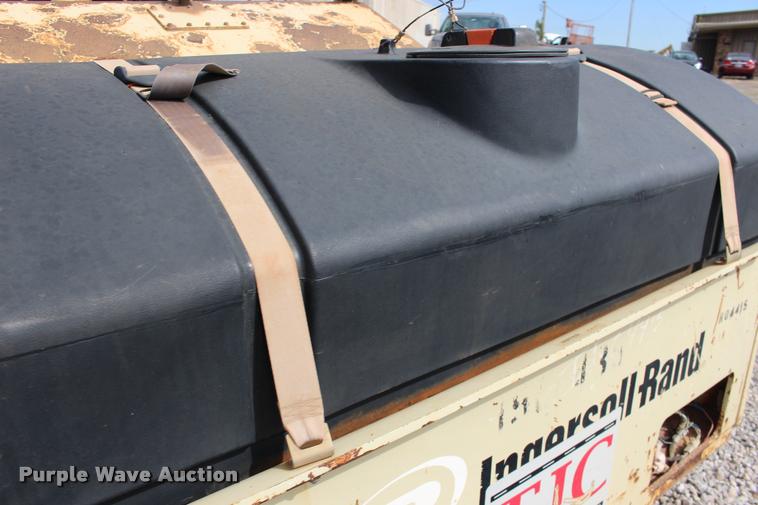 image for item DB0005 2005 Ingersoll Rand DD90 double drum vibratory roller