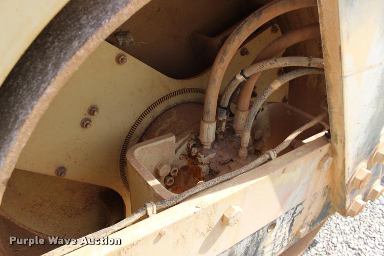 image for item DB0006 2005 Ingersoll Rand DD-90 double drum vibratory roller