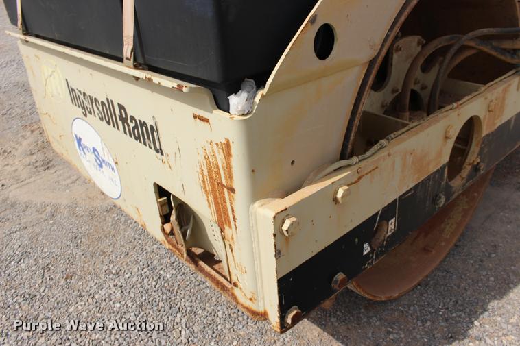 image for item DB0006 2005 Ingersoll Rand DD-90 double drum vibratory roller