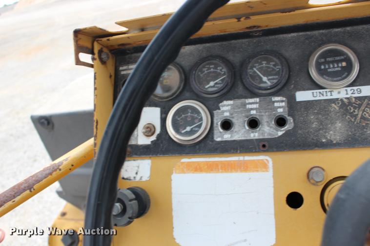 image for item DB0009 1995 Rosco TRU-PAC 915 pneumatic roller