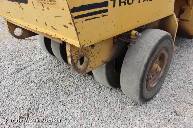 image for item DB0009 1995 Rosco TRU-PAC 915 pneumatic roller