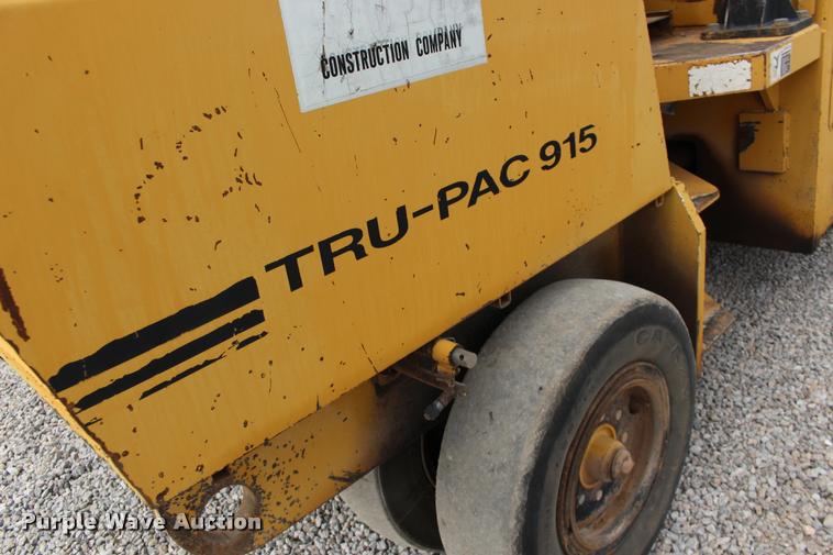 image for item DB0009 1995 Rosco TRU-PAC 915 pneumatic roller