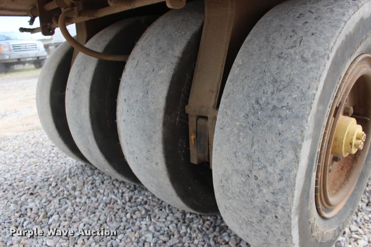 image for item DB0009 1995 Rosco TRU-PAC 915 pneumatic roller