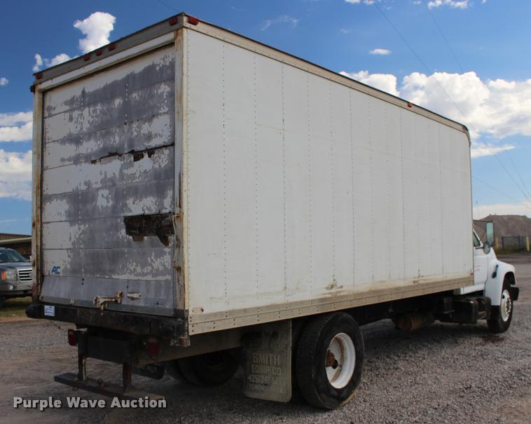 image for item DB0024 1996 Ford F800 box truck