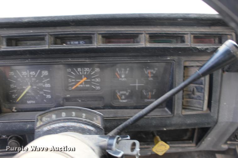 image for item DB0024 1996 Ford F800 box truck