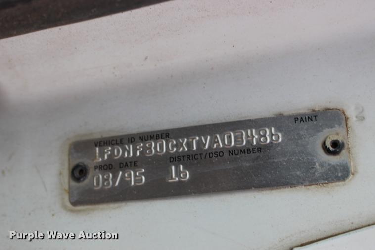 image for item DB0024 1996 Ford F800 box truck