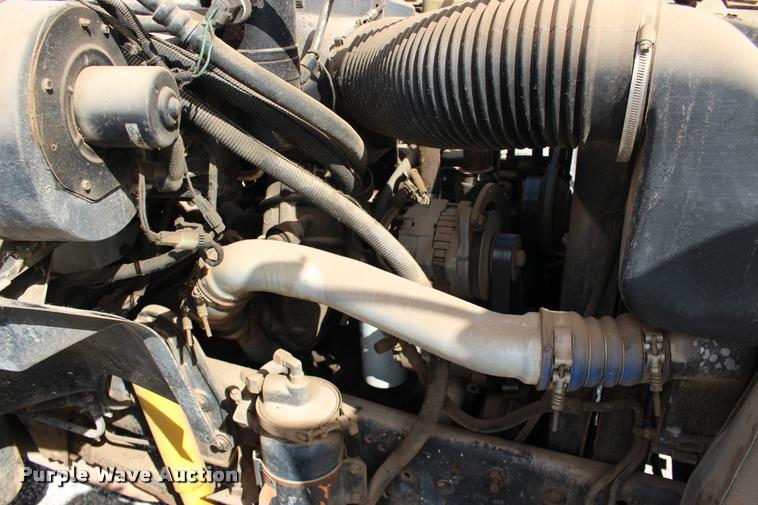 image for item DB0024 1996 Ford F800 box truck