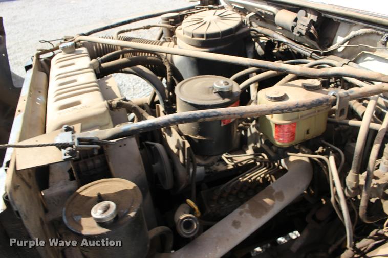 image for item DB0024 1996 Ford F800 box truck