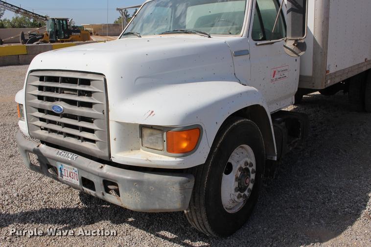 image for item DB0024 1996 Ford F800 box truck