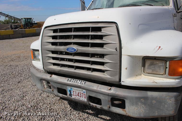 image for item DB0024 1996 Ford F800 box truck