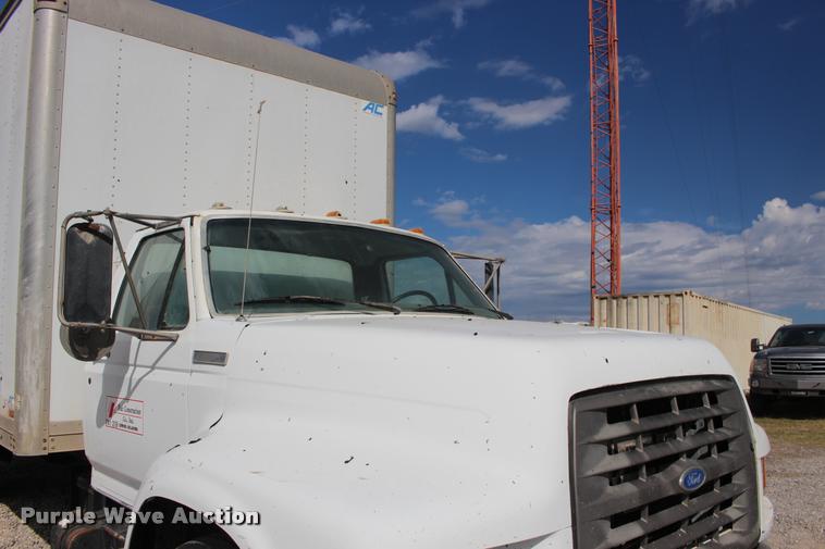 image for item DB0024 1996 Ford F800 box truck
