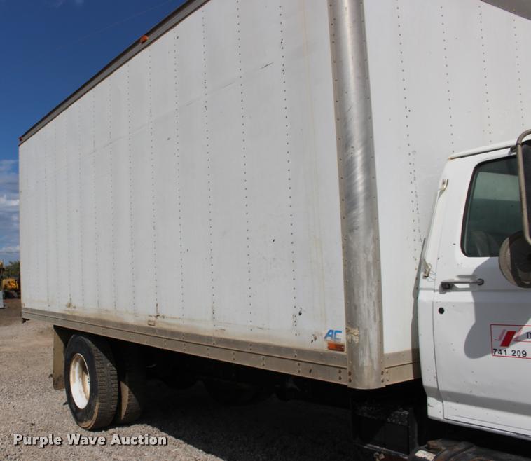 image for item DB0024 1996 Ford F800 box truck