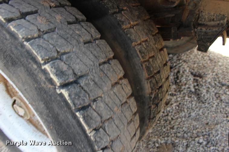 image for item DB0024 1996 Ford F800 box truck