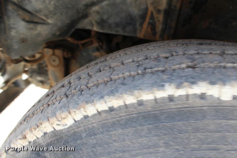 image for item DB0024 1996 Ford F800 box truck