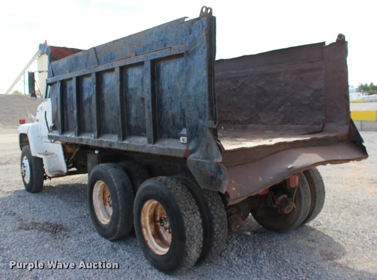 image for item DB0025 1990 Ford L8000 dump truck