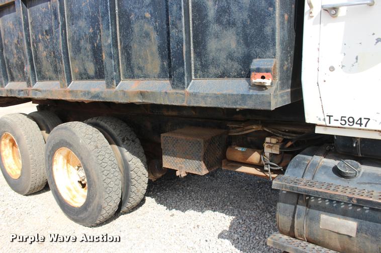 image for item DB0025 1990 Ford L8000 dump truck