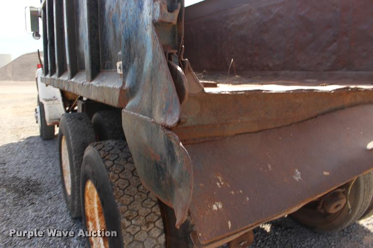 image for item DB0025 1990 Ford L8000 dump truck