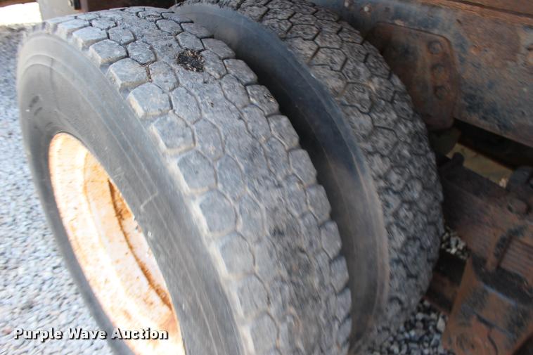 image for item DB0025 1990 Ford L8000 dump truck
