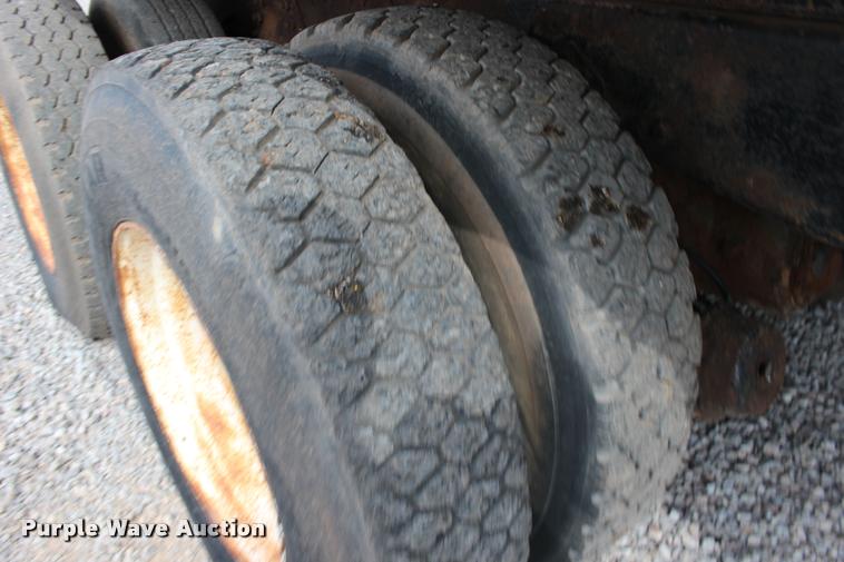 image for item DB0025 1990 Ford L8000 dump truck