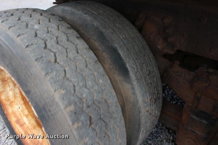 image for item DB0025 1990 Ford L8000 dump truck