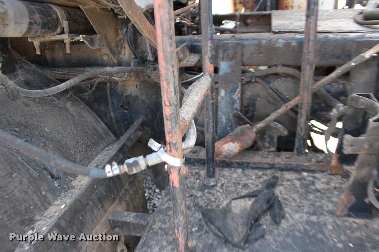 image for item DB0026 1992 Ford F900 oil distributor truck