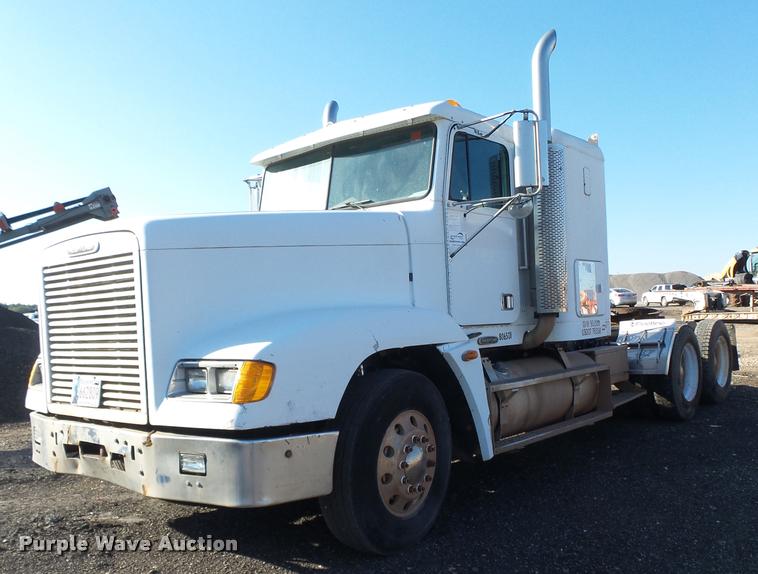 image for item DB0028 2000 Freightliner FLD semi truck