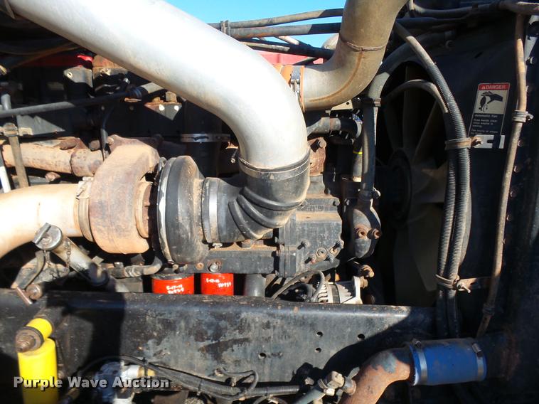 image for item DB0028 2000 Freightliner FLD semi truck