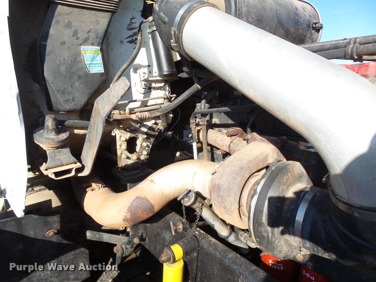 image for item DB0028 2000 Freightliner FLD semi truck