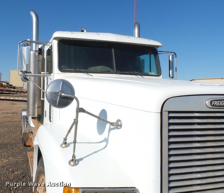 image for item DB0028 2000 Freightliner FLD semi truck