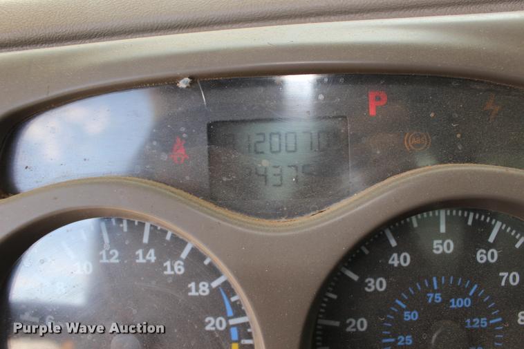 image for item DB0029 2005 Mack CHN613 semi truck