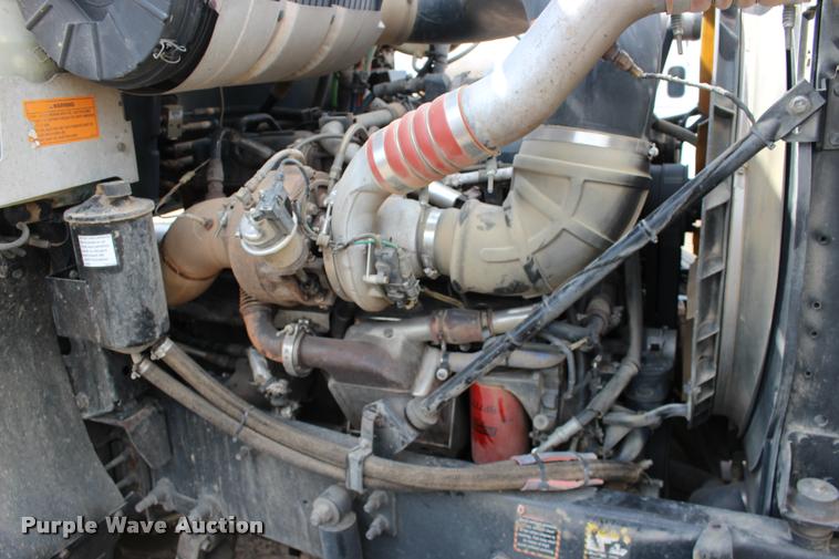 image for item DB0029 2005 Mack CHN613 semi truck