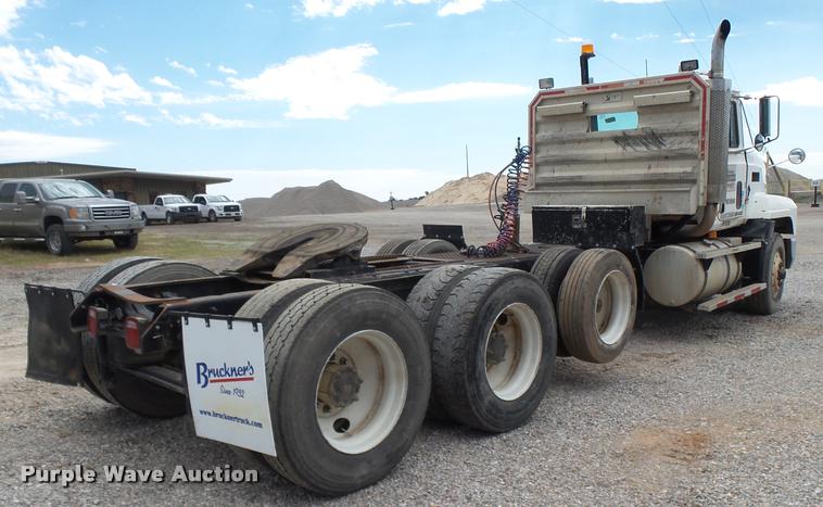 image for item DB0030 1999 Mack CL613 semi truck