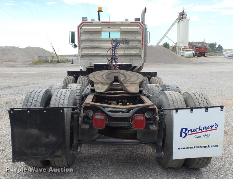 image for item DB0030 1999 Mack CL613 semi truck