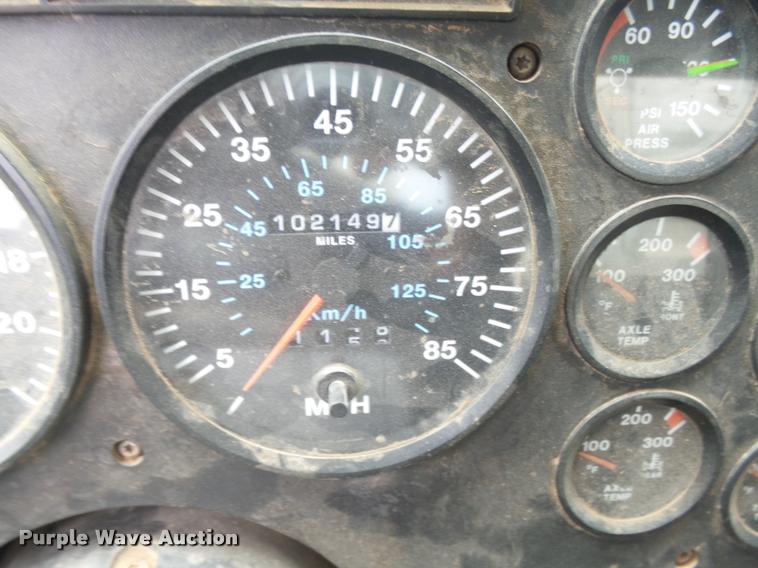 image for item DB0030 1999 Mack CL613 semi truck