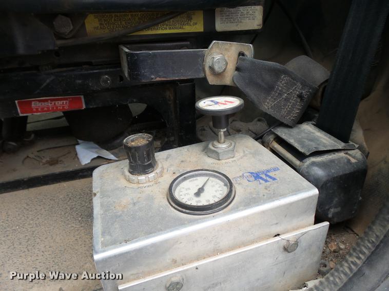 image for item DB0030 1999 Mack CL613 semi truck