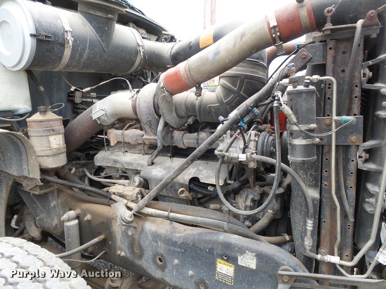 image for item DB0030 1999 Mack CL613 semi truck