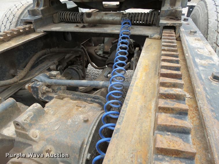 image for item DB0030 1999 Mack CL613 semi truck