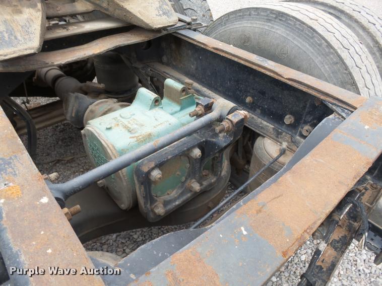 image for item DB0030 1999 Mack CL613 semi truck