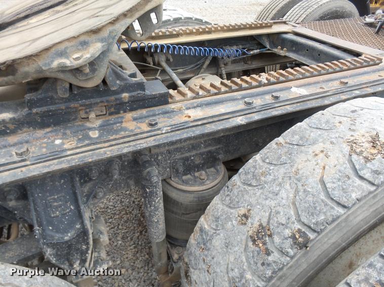 image for item DB0030 1999 Mack CL613 semi truck